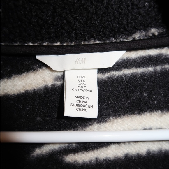 H&M Jacket - Picture 2 of 2